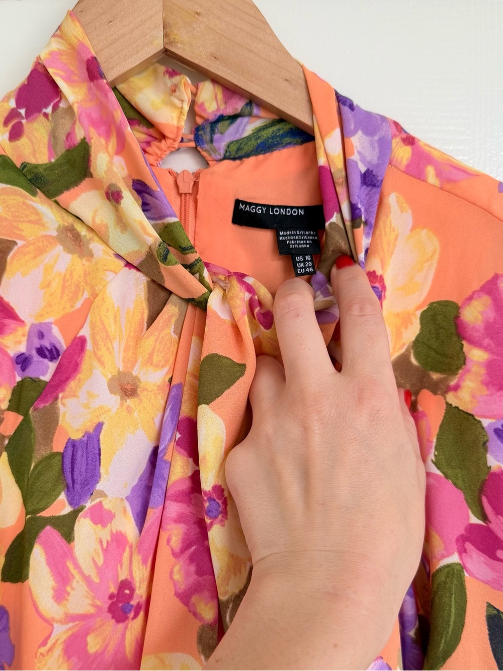 Maggy London Elegant Peach Floral Maxi Dress with Purple & Pink Blooms 16 - Picture 3 of 6